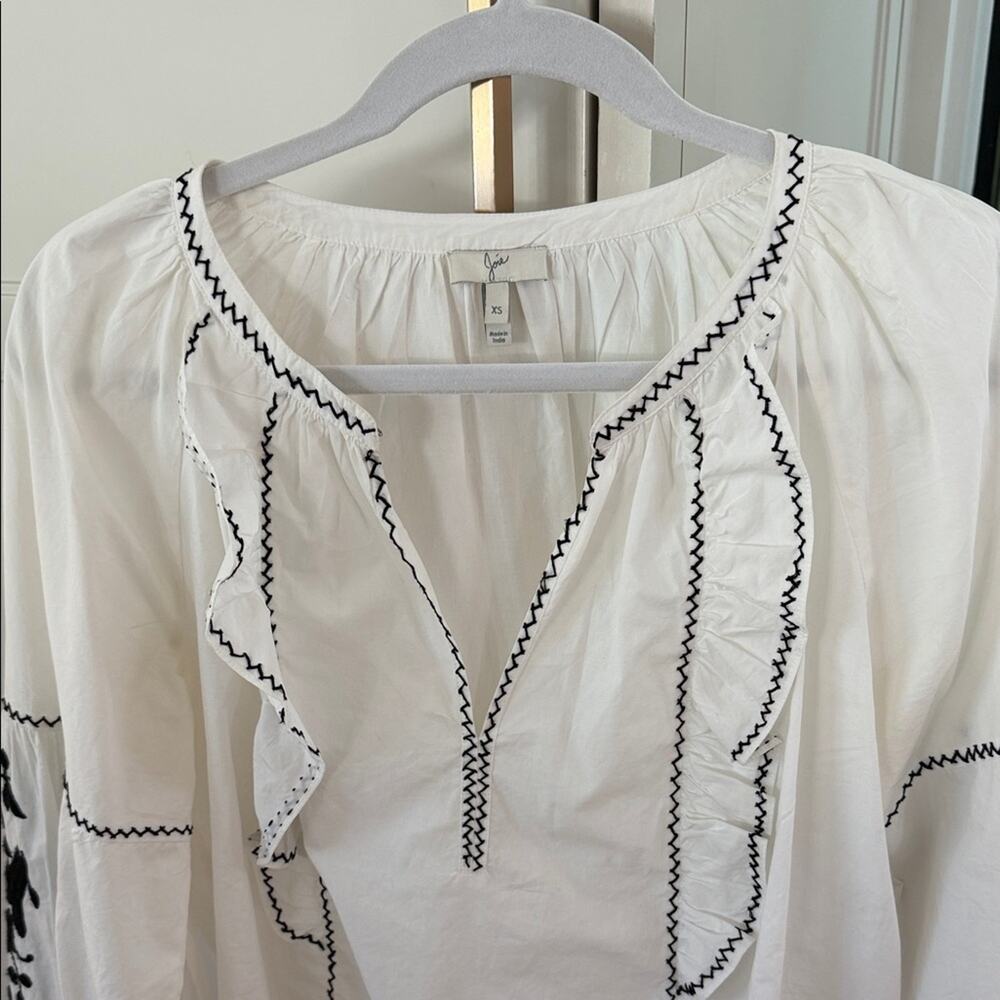 Joie Cleavanta Embroidered Peasant Blouse in Clean White Caviar, XS - Picture 4 of 7